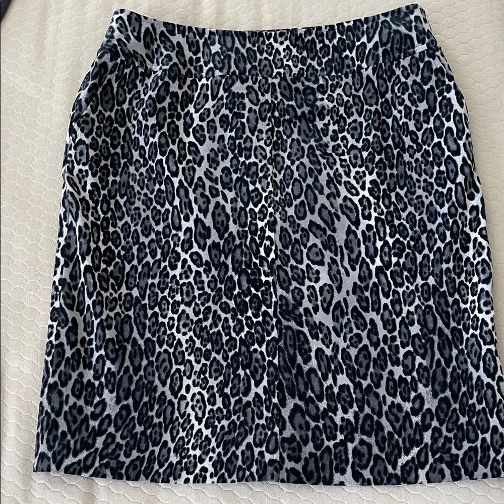 Chic Leopard Print Pencil Skirt